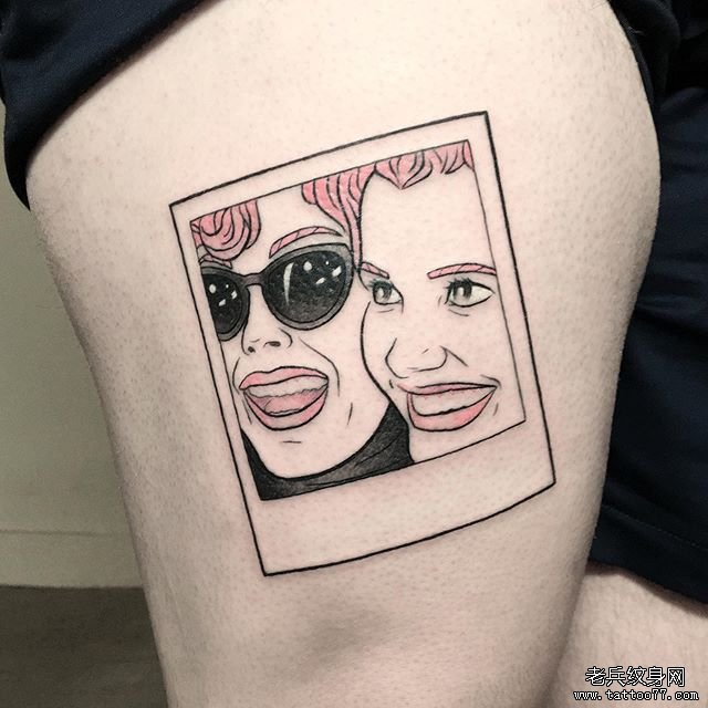 大腿个性简笔画纹身