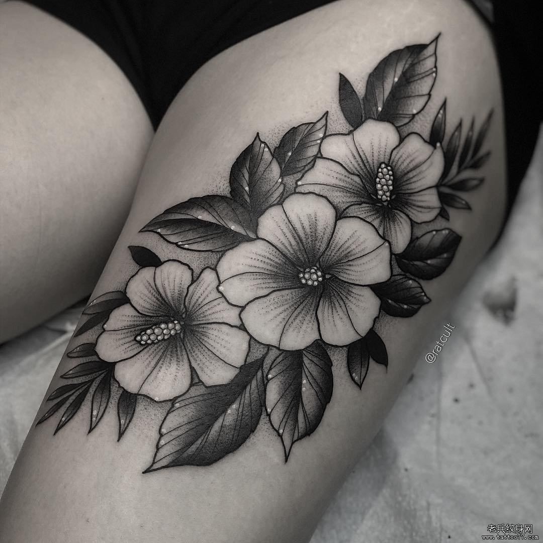 大腿个性简笔花卉纹身