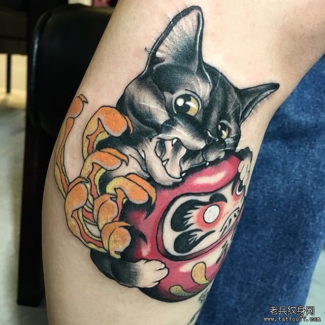 个性日式猫咪达摩纹身图案