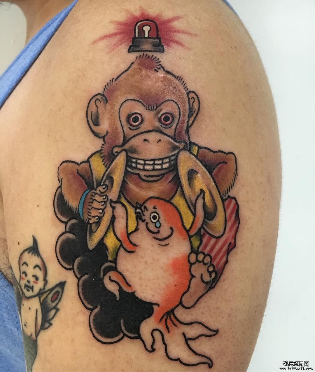 大臂日式猴子纹身