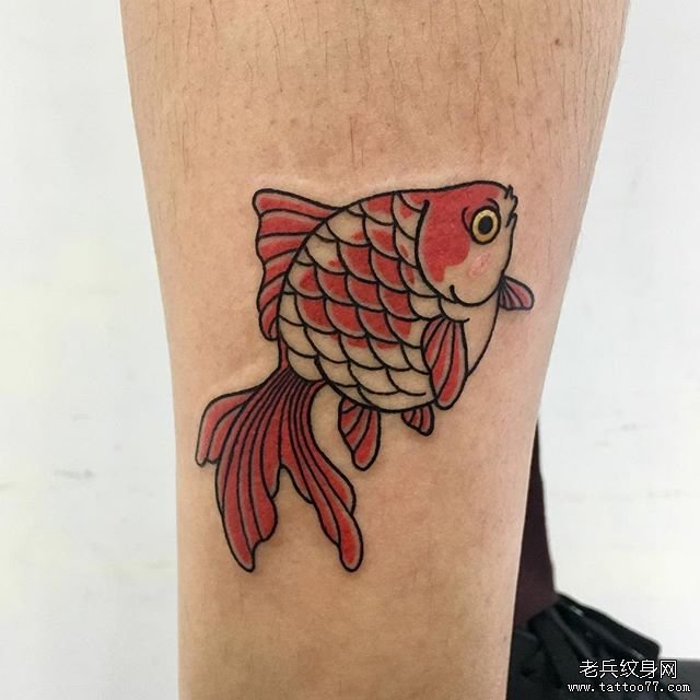 腿部个性日式金鱼纹身