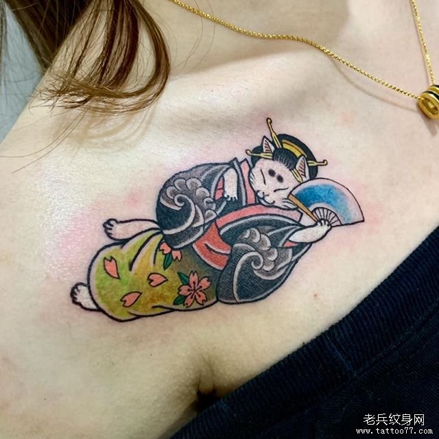 胸口个性日式猫纹身