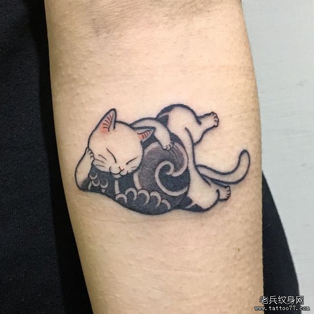 日式小清新猫纹身