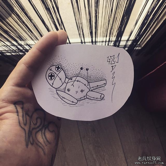 线条布偶娃娃纹身
