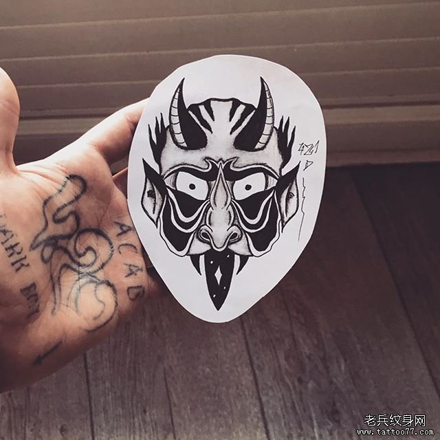 黑灰恶魔纹身