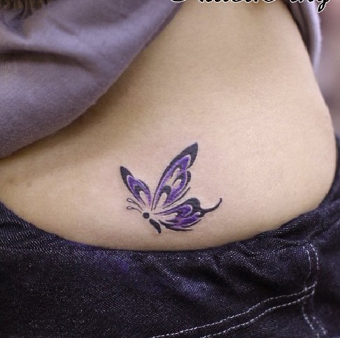 女人纹身图案大全：腰部彩色蝴蝶纹身图案纹身图片