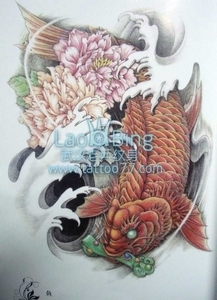 传统纹身图案大全：鲤鱼牡丹纹身图案图片