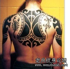 蝎子纹身图案：一款背部图腾蝎子纹身图案纹身图片