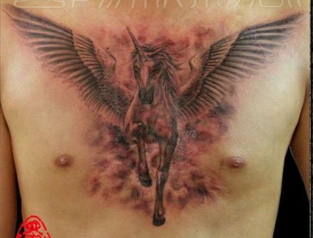 独角兽纹身图案：一款胸部独角兽纹身图案纹身图片