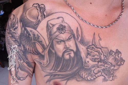 关公纹身图案：关公披肩龙纹身图案纹身图片