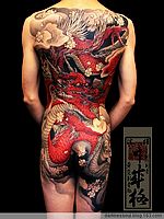 日本黄炎满背彩色龙纹身作品