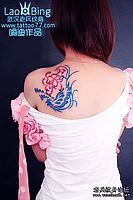 美女背部彩色图腾凤凰纹身图案