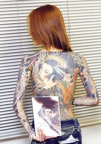 日本女人满背纹身
