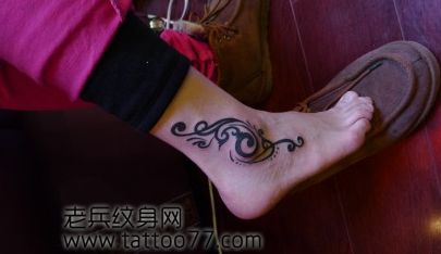 时尚好看的脚部图腾纹身图案