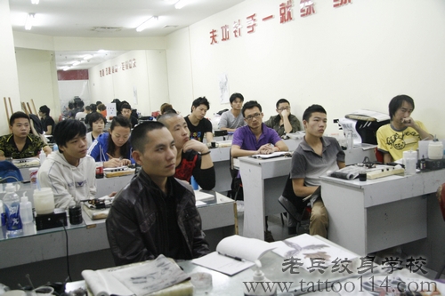 武汉纹身培训学员上课环境