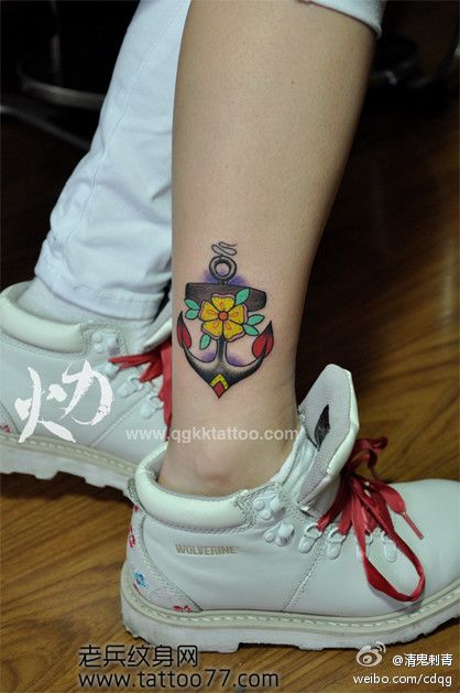 腿部时尚好看的铁锚纹身图案