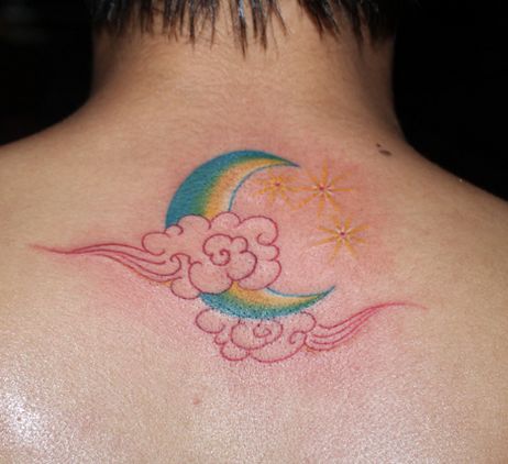 背部好看的月亮星星纹身图案