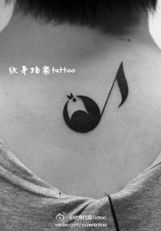 女孩子喜欢的图腾小鸟音符纹身图案