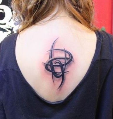 一款经典的美女背部立体图腾纹身图案