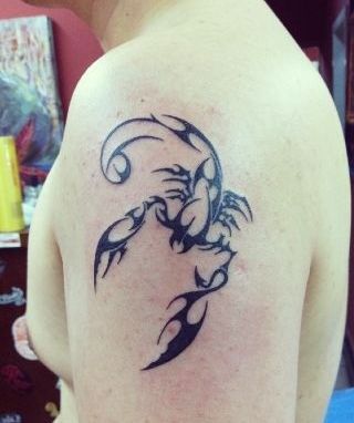 好看的图腾蝎子纹身图案
