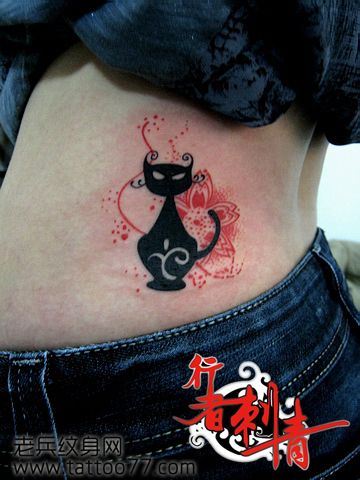 美女腰部流行的图腾猫咪纹身图案