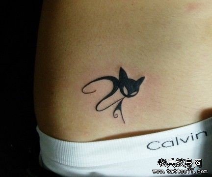推荐一款时尚个性的猫咪纹身图案