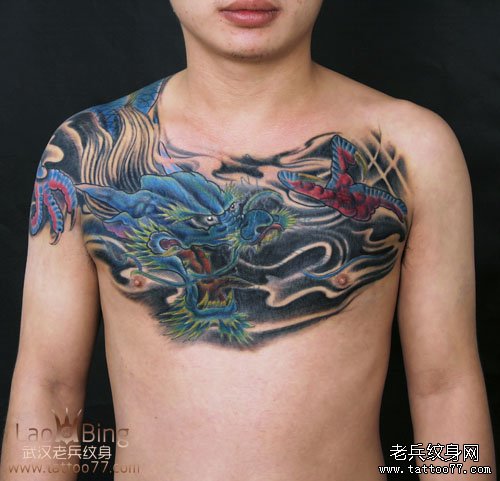 过肩龙纹身图案