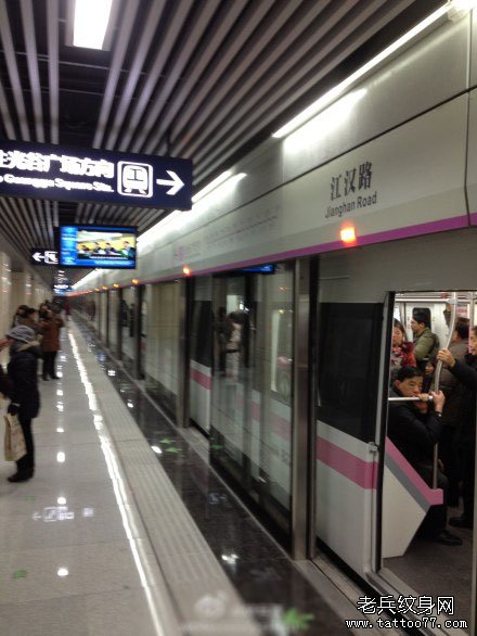 武汉地铁2好像江汉路站图片